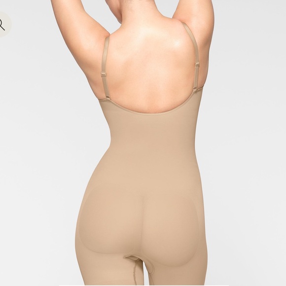 Skims Seamless Sculpt Mid Thigh Bodysuit - Picture 3 of 4